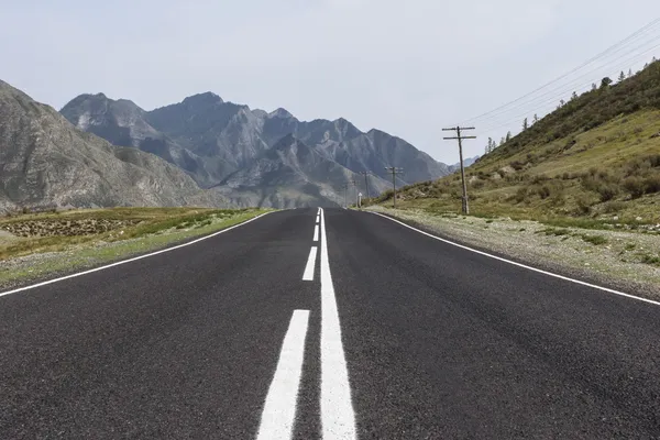 Rus dağlarında yol