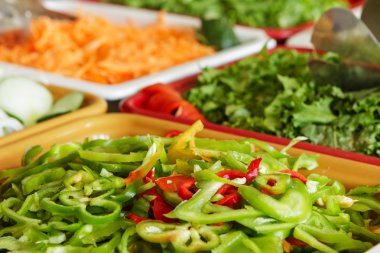 akşam yemeği için sebzeleri ile büyük çanağı