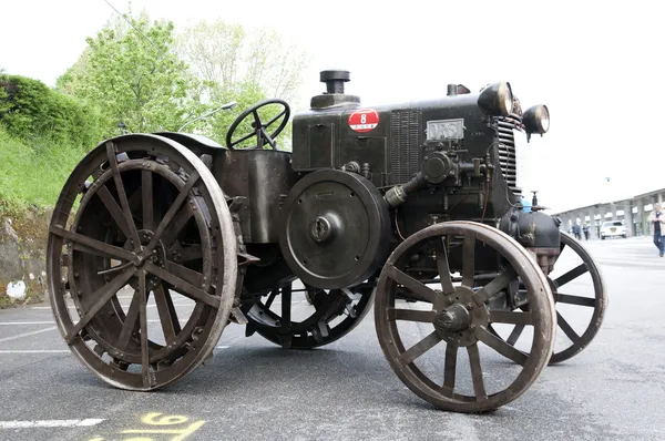 En 1948 byggde traktor orsi — Stockfoto