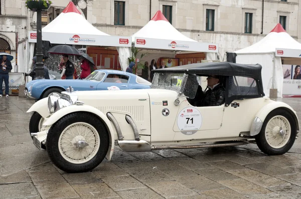 Mille miglia 2013, aston martin le mans especial construido un 1933 — Foto de Stock