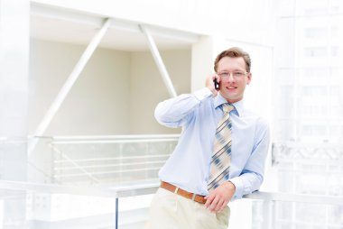 gülümseyen iş adamı