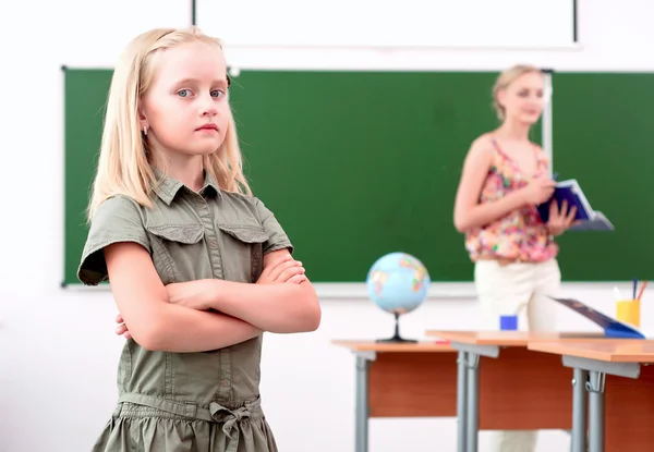 Porträtt av skolflicka — Stockfoto