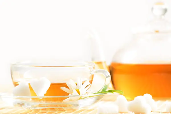 Teacup with herbal chamomile tea — Stock Photo, Image