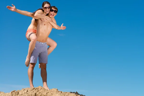 Abraço de casal — Fotografia de Stock