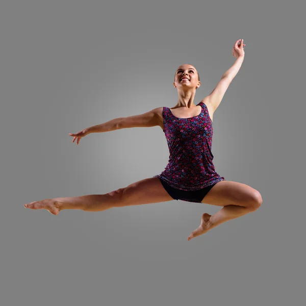 Dancer jumping — Stock Photo, Image