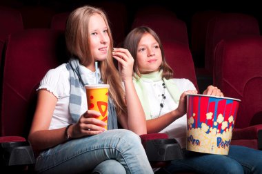 iki kız sinema