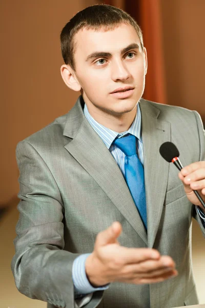 Zakenman aan conferentie — Stockfoto