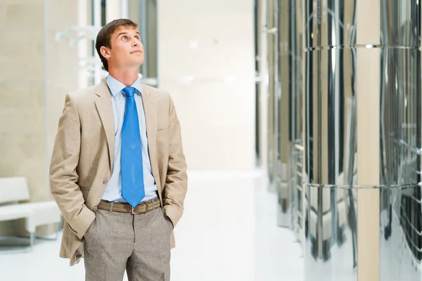 Portrait d'un homme d'affaires prospère au bureau — Photo