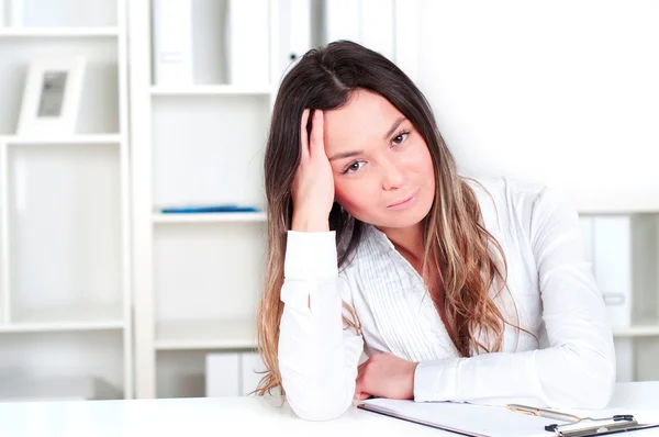 Retrato de mujer de negocios hermosa —  Fotos de Stock