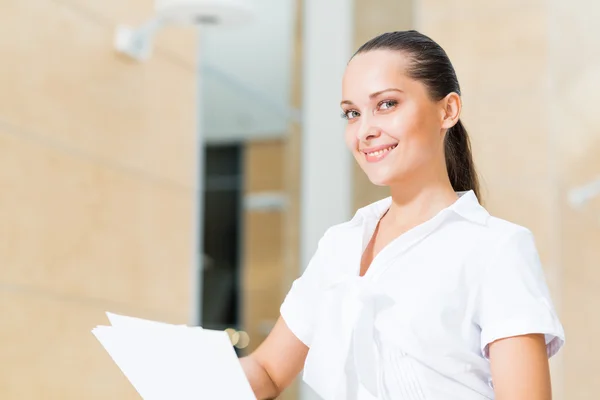 Retrato de una exitosa mujer de negocios — Foto de Stock