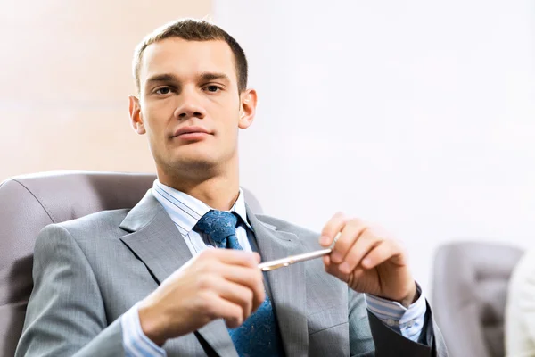 Retrato de un hombre de negocios — Foto de Stock