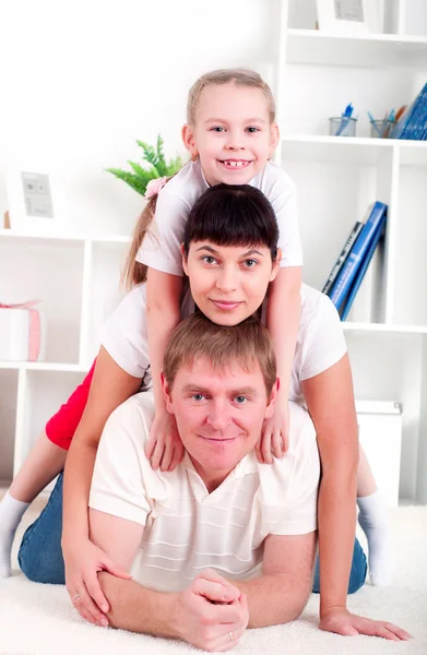 Porträt einer glücklichen Familie — Stockfoto