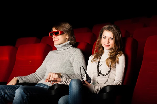 Pareja joven en el cine —  Fotos de Stock