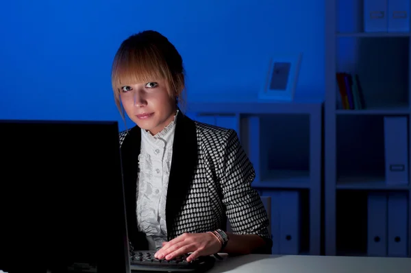 Office work at night — Stock Photo, Image