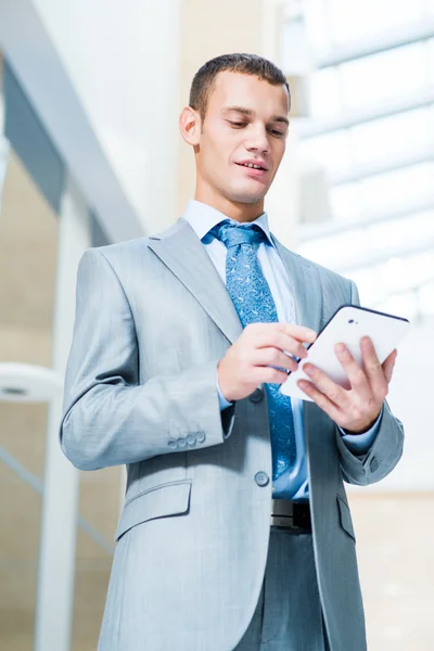Businessman working with tablet pc — Stock Photo, Image