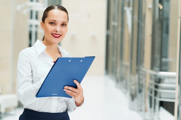 Retrato de una hermosa mujer de negocios — Foto de Stock