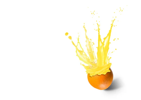 Fresh orange juice with a splash — Stock Photo, Image