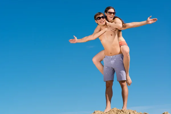 Abraço de casal — Fotografia de Stock