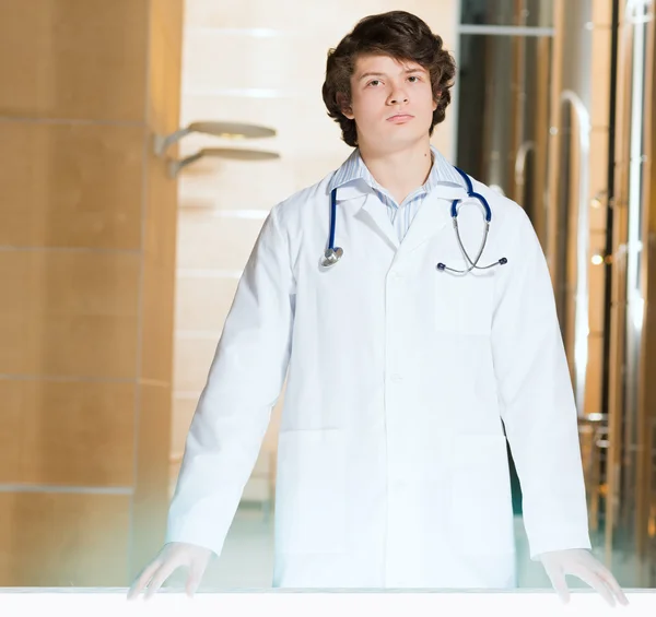 Portrait of a young doctor — Stock Photo, Image