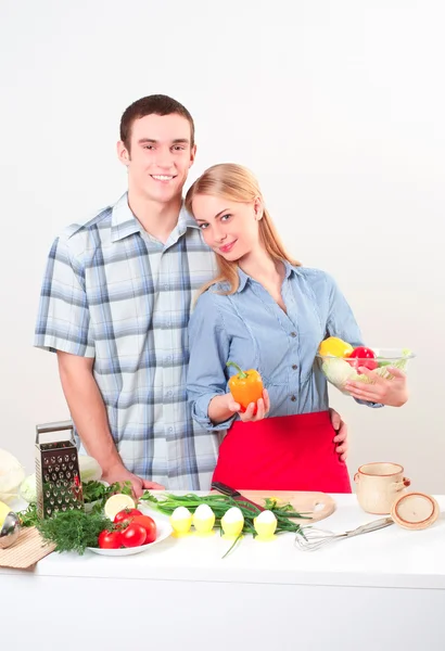 Casal de cozinhar juntos — Fotografia de Stock