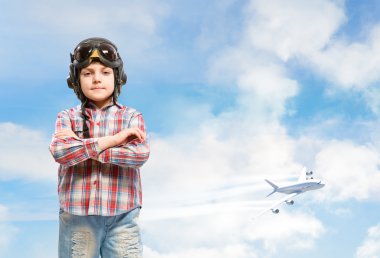 Çocuk kask pilot pilot olmayı hayal