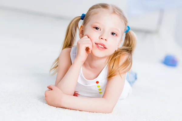 Close-up portrait of a cute girl — Stock Photo, Image