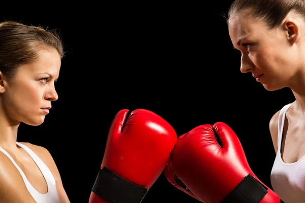 Confrontation between the two women boxers — Stock Photo, Image