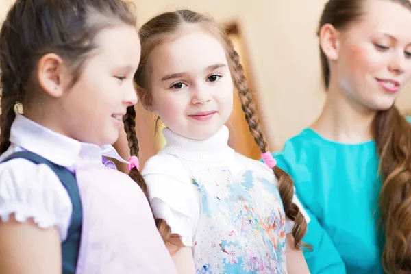 Menina na escola — Fotografia de Stock