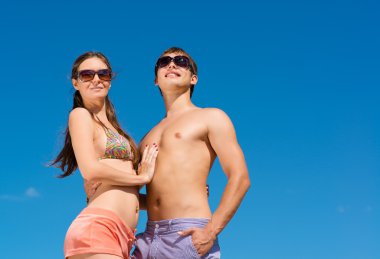 Çift kucaklaşması.