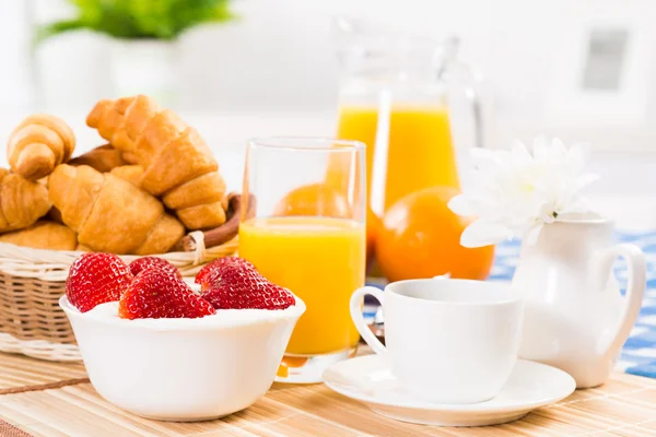 Continental breakfast — Stock Photo, Image