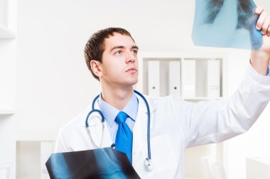 Doktor Röntgen arıyorsunuz