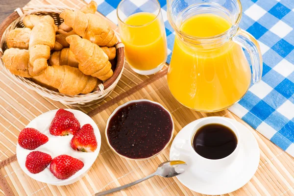 Continental breakfast — Stock Photo, Image