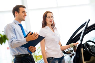 Danışman showroom ve alıcı