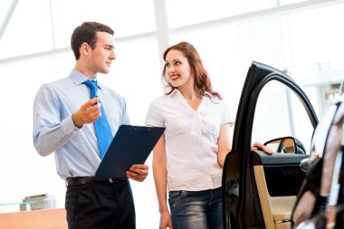 Danışman showroom ve alıcı