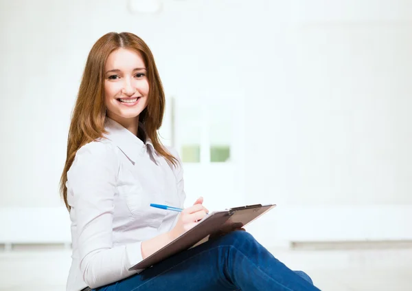 Portrait of an attractive woman — Stock Photo, Image