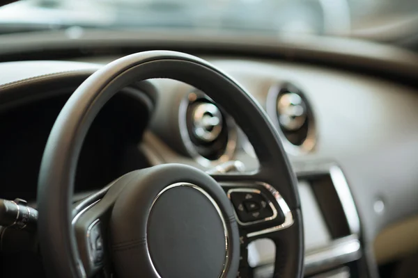 Intérieur de la voiture moderne — Photo