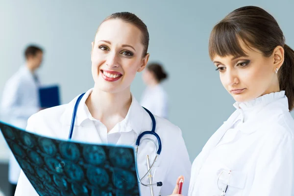 Imagem de dois médicos — Fotografia de Stock