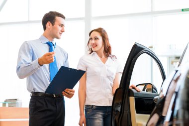 Danışman showroom ve alıcı