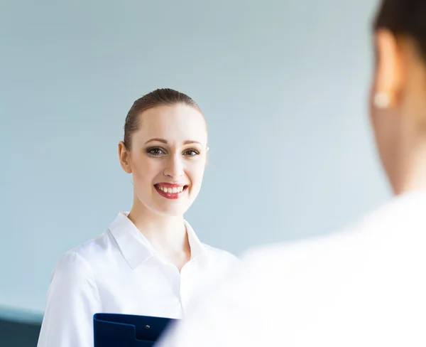 Joven mujer de negocios — Foto de Stock