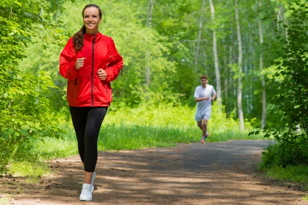 Gezonde jonge vrouwelijke atleet uitgevoerd — Stockfoto