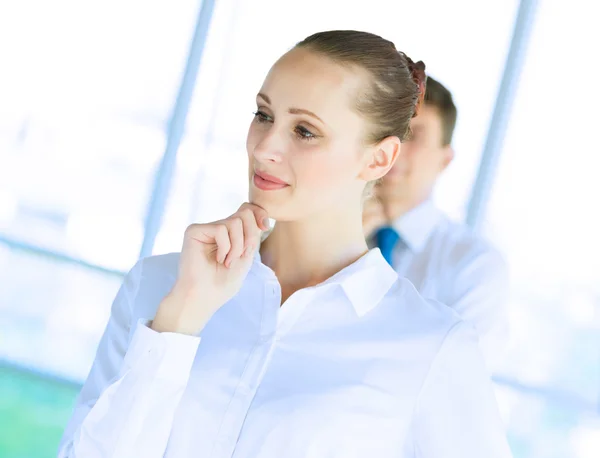 Joven atractiva mujer de negocios — Foto de Stock