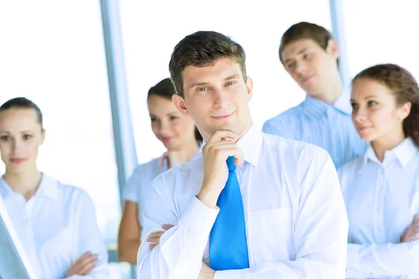 Geschäftsleute treffen sich am Flipchart — Stockfoto