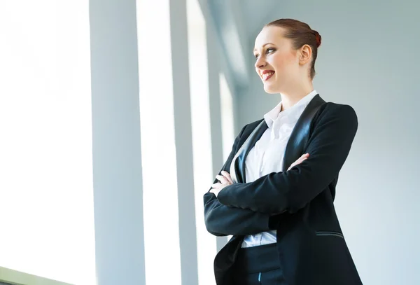 Mujer de negocios moderna joven — Foto de Stock