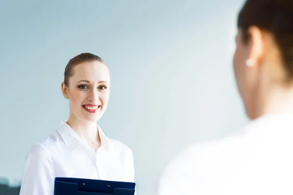 Joven mujer de negocios — Foto de Stock