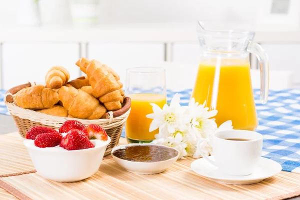 Continental breakfast — Stock Photo, Image