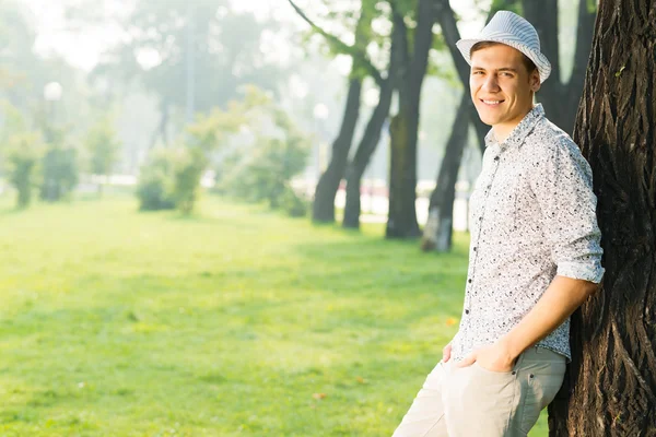 Retrato de um jovem — Fotografia de Stock