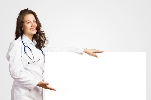 Young woman doctor — Stock Photo, Image