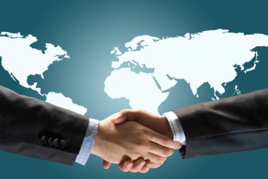İki işadamı el sıkışıyor.