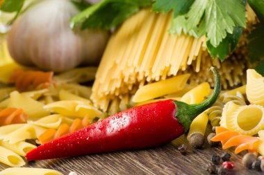 İtalyan makarna ve sebzeler