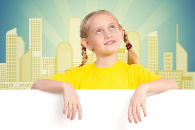 Beyaz bir bayrak tutan kız